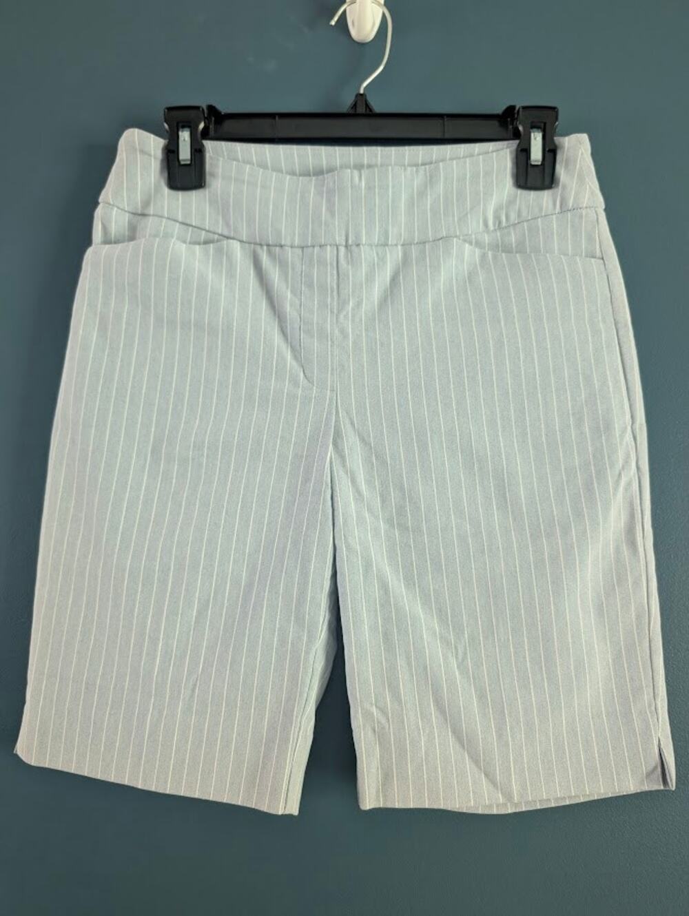 Hilary Radley Shorts Womens S Stretch Grey White Pinstripe Flat Front  9" Inseam